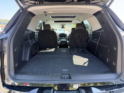 Used 2020 Chevrolet Traverse Premier w/ Redline Edition AWD/4WD image 11