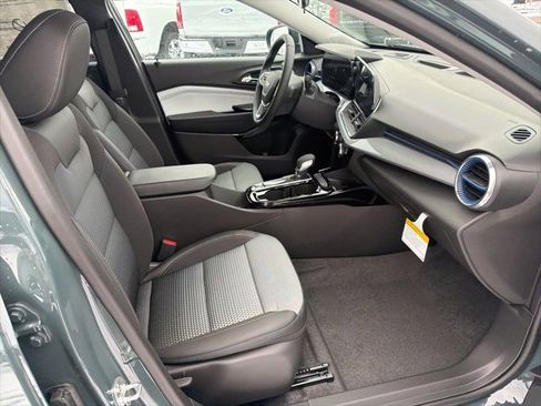 New 2026 Chevrolet Trax LT w/ Sunroof Package image 22