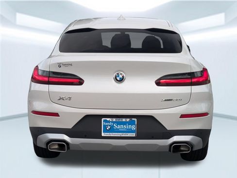 Used 2025 BMW X4 xDrive30i AWD/4WD image 4
