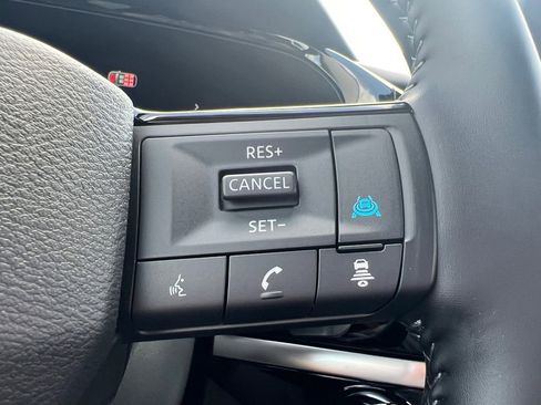 New 2026 Nissan Pathfinder SL image 12