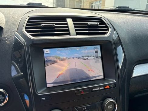 Used 2019 Ford Explorer XLT w/ Equipment Group 202A AWD/4WD image 25