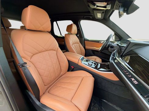Used 2025 BMW X5 xDrive40i image 16