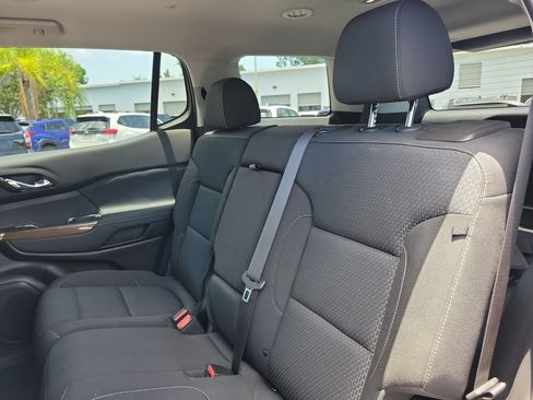 Used 2021 GMC Acadia SLE w/ Driver Convenience Package FWD image 11