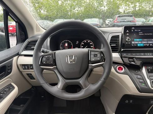Certified 2026 Honda Odyssey EX-L image 13
