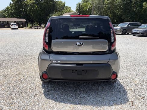 Used 2016 Kia Soul FWD image 2