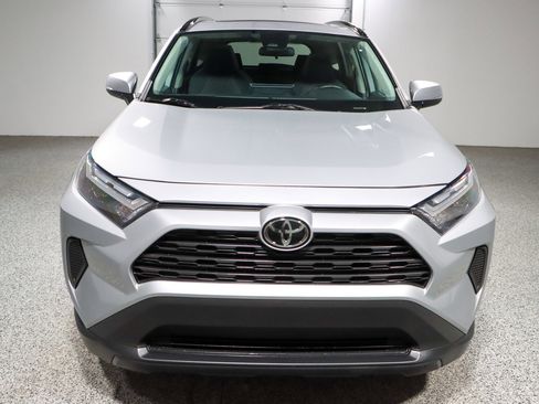 Used 2023 Toyota RAV4 XLE w/ Convenience Package image 4