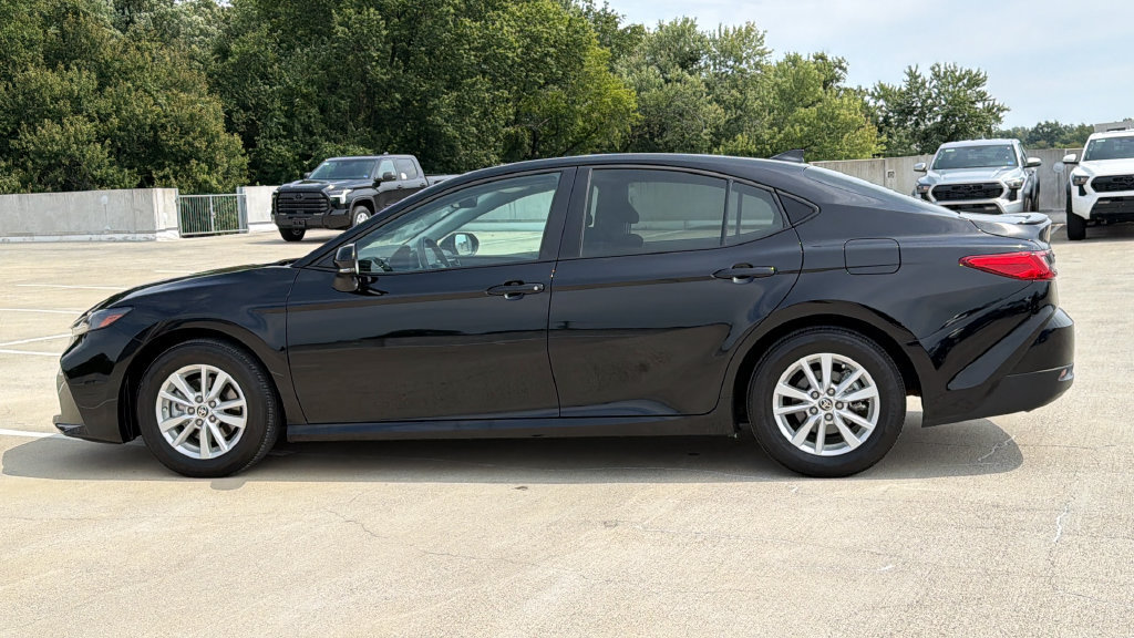 Used 2025 Toyota Camry LE w/ Convenience Package FWD image 3