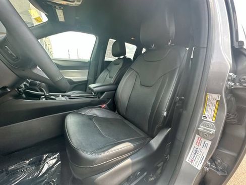 Certified 2023 Jeep Compass Limited AWD/4WD image 13