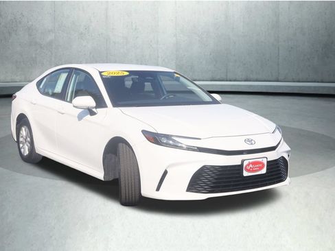 Used 2025 Toyota Camry LE w/ Convenience Package AWD/4WD image 11