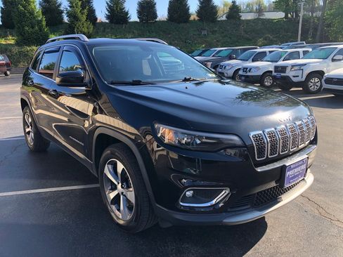 Used 2019 Jeep Cherokee Limited w/ Trailer Tow Group AWD/4WD image 7