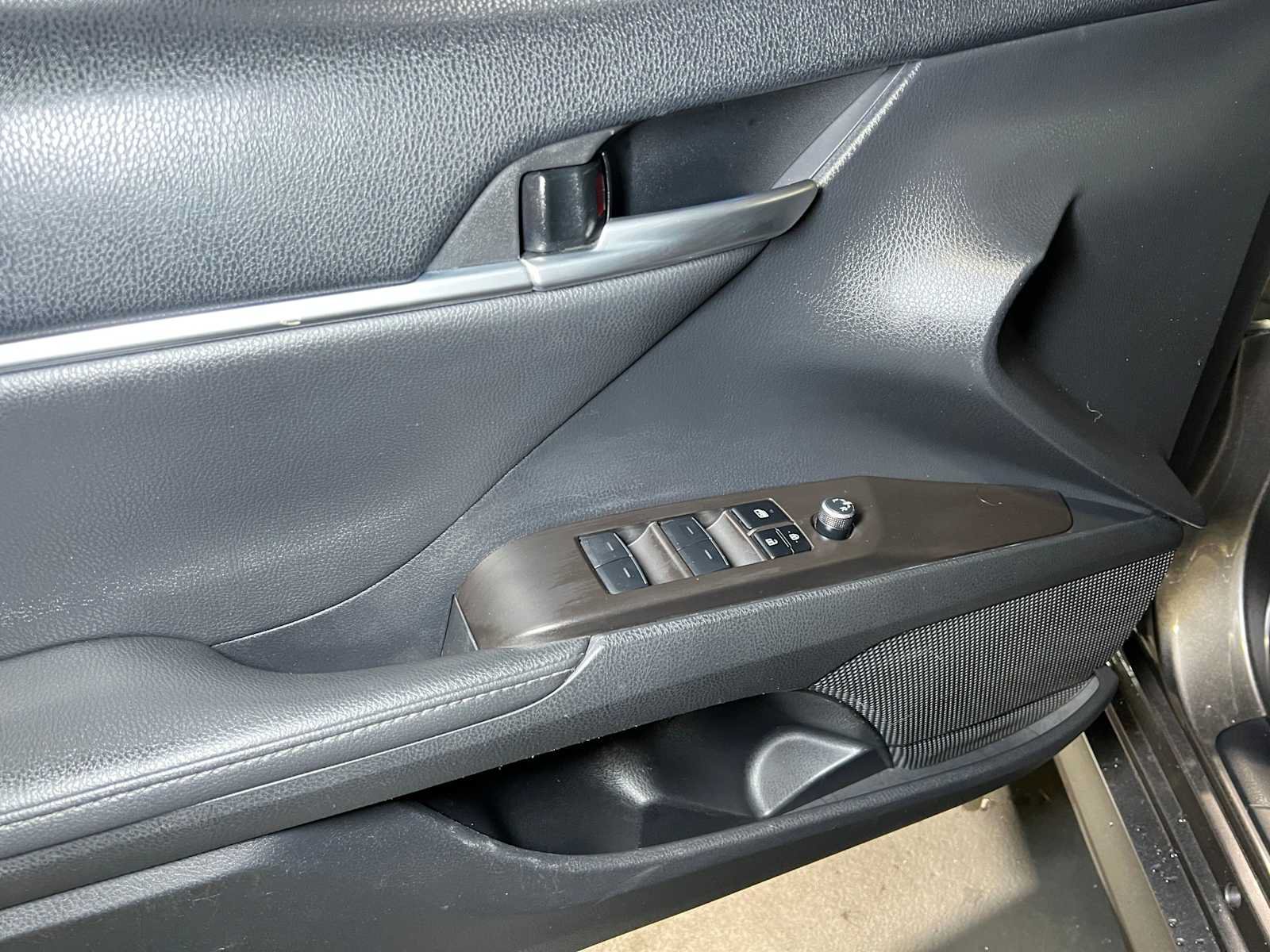 Used 2023 Toyota Camry XLE w/ Navigation Package FWD image 20