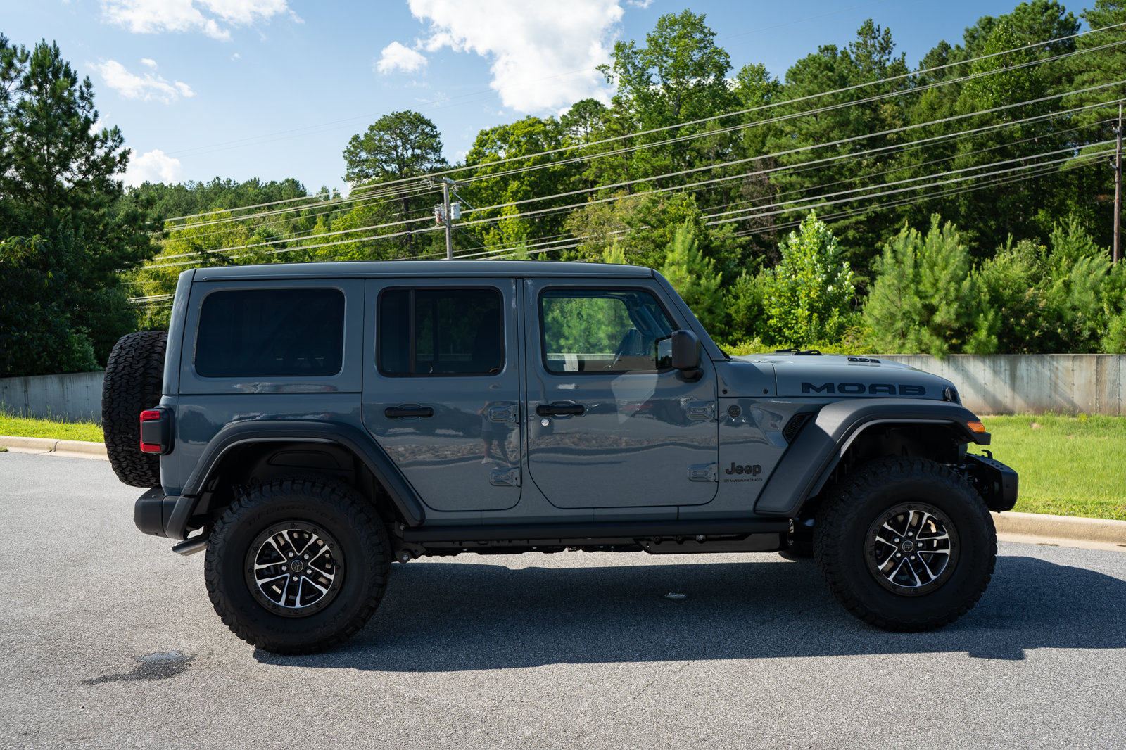 New 2026 Jeep Wrangler Unlimited Rubicon 392 w/ Quick Order Package 27X Moab AWD/4WD image 24