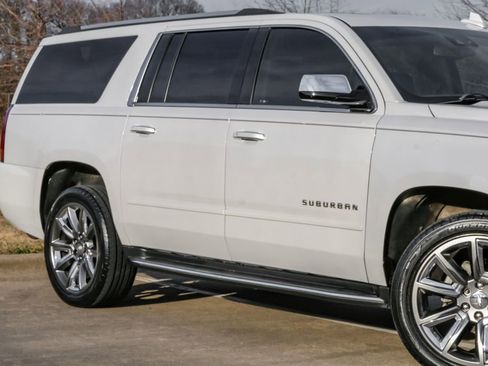 Used 2019 Chevrolet Suburban Premier image 12