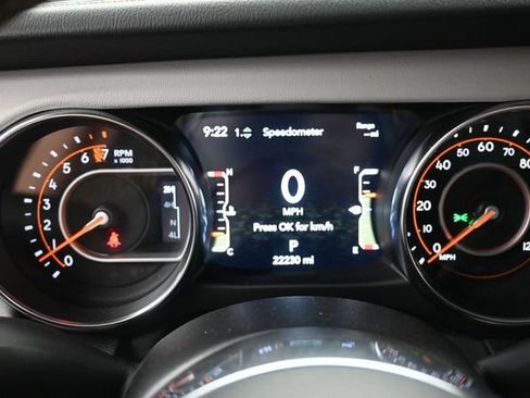 Used 2023 Jeep Gladiator Overland AWD/4WD image 9