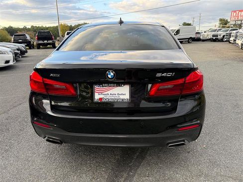 Used 2019 BMW 540i xDrive w/ M Sport Package image 4