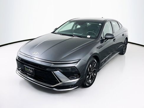 Used 2024 Hyundai Sonata SEL FWD image 3