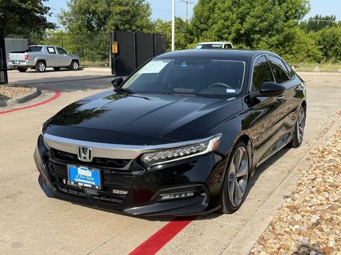 Used 2018 Honda Accord Touring image 1