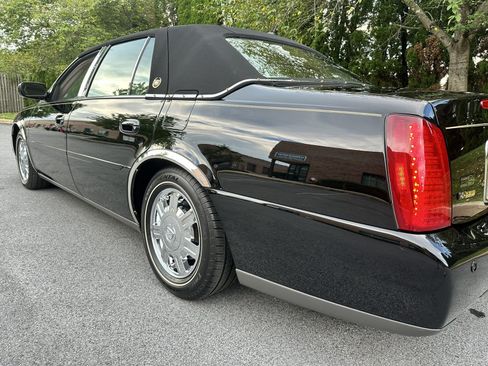 Used 2005 Cadillac De Ville w/ Limited Edition Package FWD image 97
