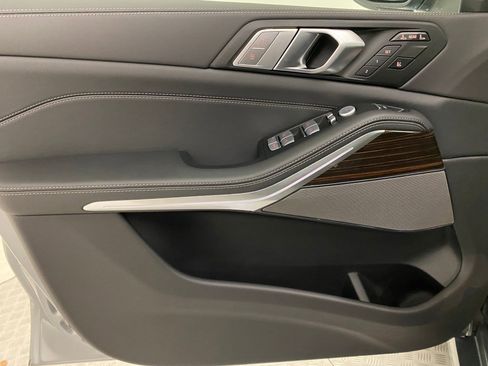 New 2026 BMW X7 xDrive40i w/ Premium Package image 11