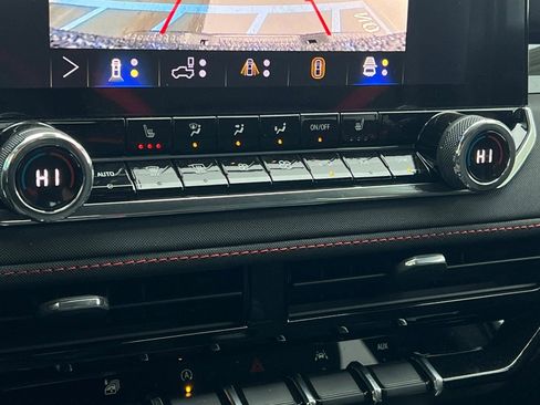 New 2025 Chevrolet Colorado Z71 w/ Midnight Edition image 23