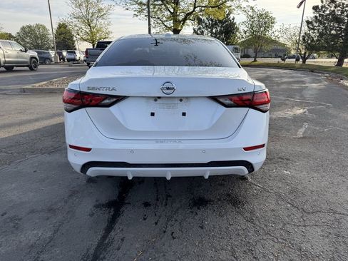 Used 2022 Nissan Sentra SV w/ Trunk Package image 4