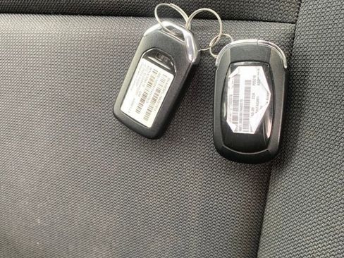 Used 2025 Toyota Corolla LE image 31