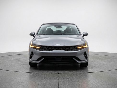 Used 2025 Kia K4 FWD image 2