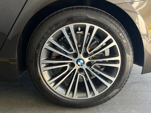 Used 2017 BMW 530i RWD image 10