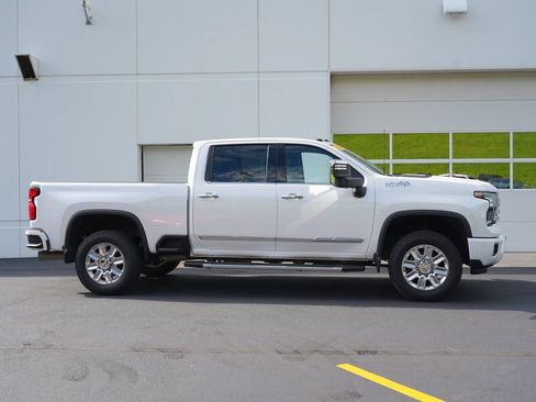Certified 2025 Chevrolet Silverado 3500 High Country w/ High Country Premium Package AWD/4WD image 2