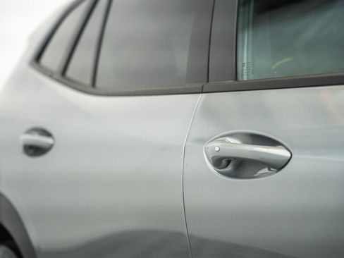 Used 2025 Chevrolet Trax ACTIV w/ Sunroof Package FWD image 17
