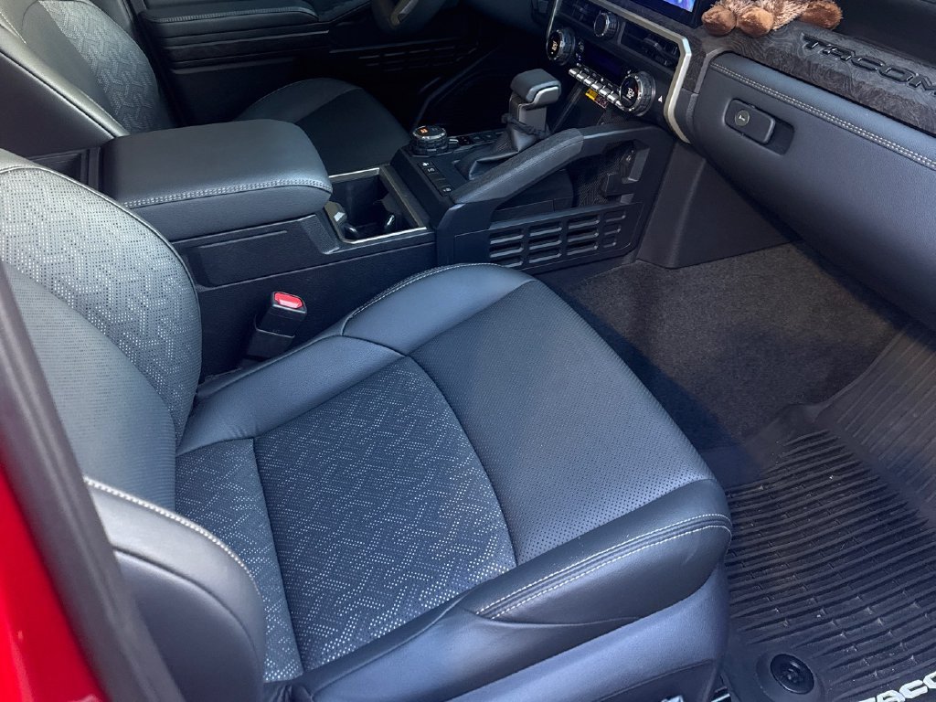 Used 2024 Toyota Tacoma Limited w/ Limited Package (LT) AWD/4WD image 5