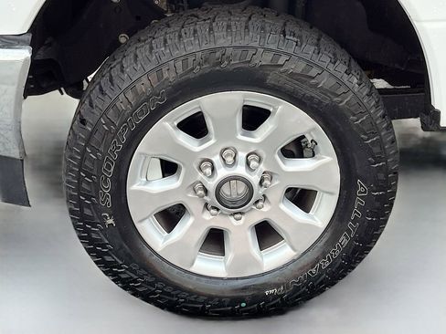 Used 2019 Ford F250 Lariat w/ Chrome Package AWD/4WD image 30