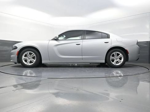 Used 2020 Dodge Charger SXT w/ Leather Interior Group RWD image 34
