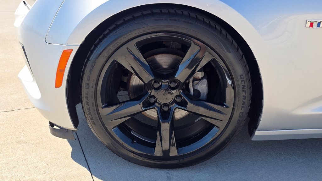 Used 2017 Chevrolet Camaro LT w/ RS Package RWD image 10