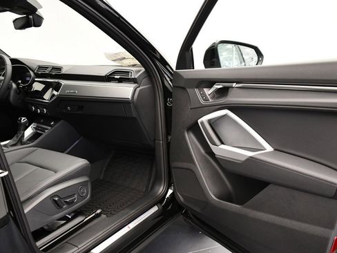 Used 2025 Audi Q3 2.0T Premium w/ Convenience Package image 47