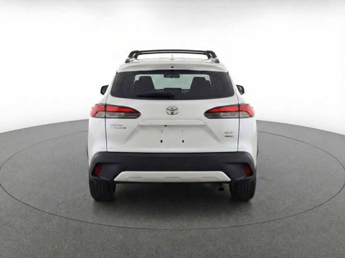 Used 2023 Toyota Corolla Cross XLE w/ Convenience Package image 5