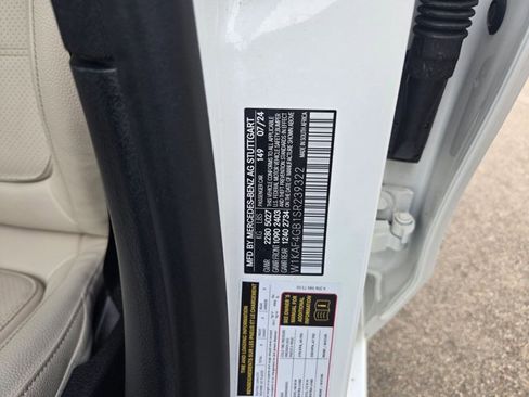 Used 2025 Mercedes-Benz C 300 Sedan image 28