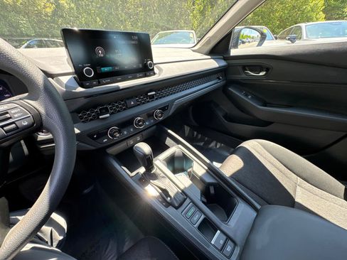 Used 2024 Honda Accord EX image 23
