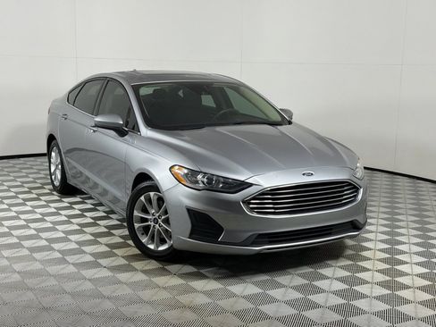Used 2020 Ford Fusion SE FWD image 2