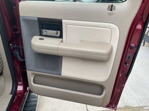 Used 2006 Lincoln Mark LT 4x4 image 43