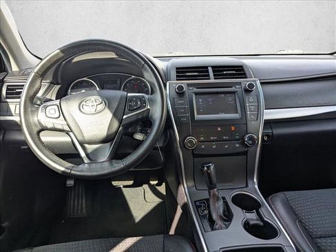 Used 2015 Toyota Camry SE image 16