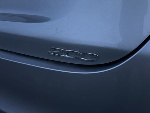 Used 2016 Chrysler 200 Limited w/ Convenience Group image 8