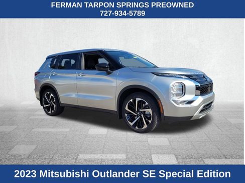 Used 2023 Mitsubishi Outlander SE image 1