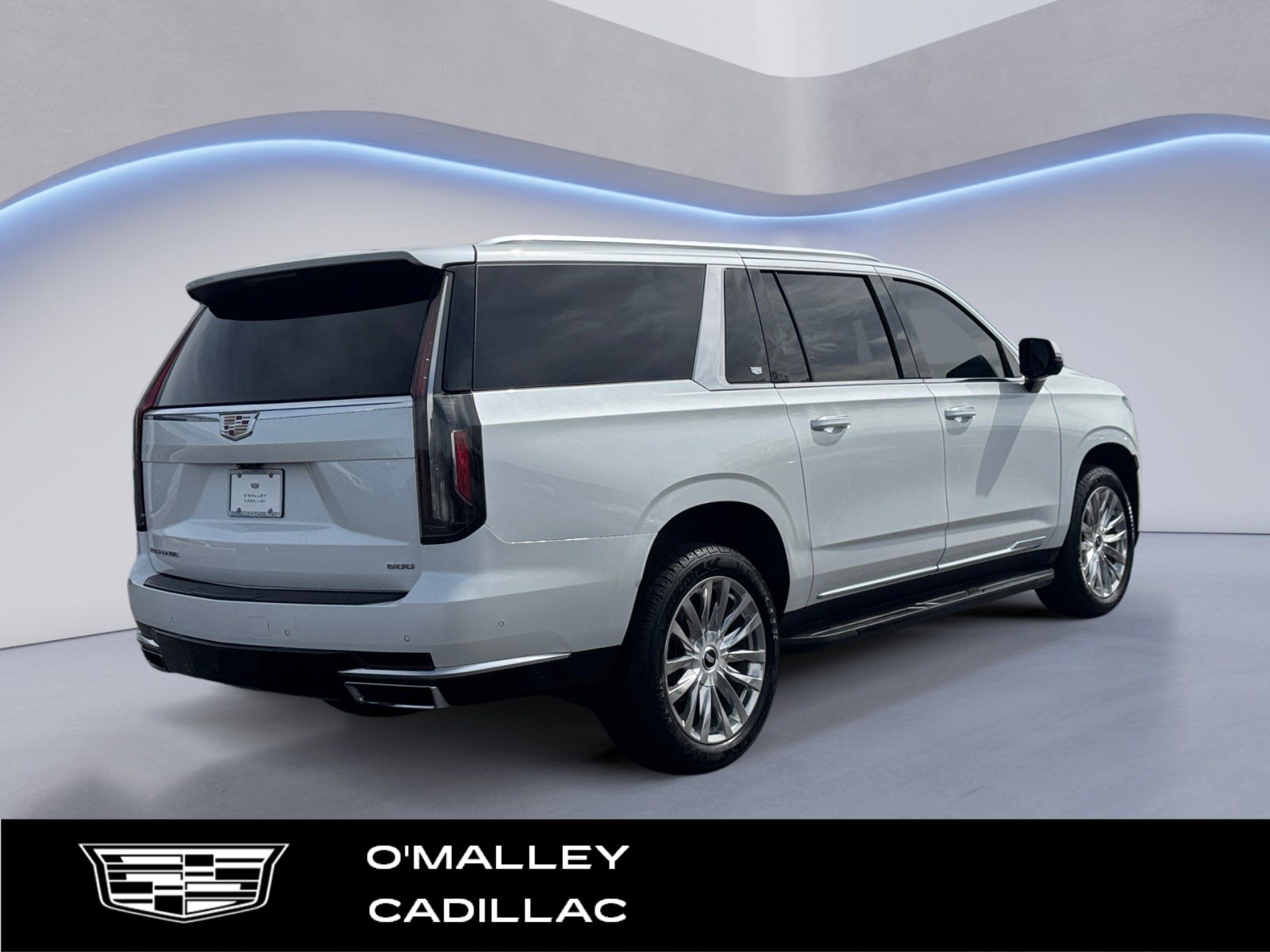 Used 2023 Cadillac Escalade ESV Premium Luxury AWD/4WD image 5