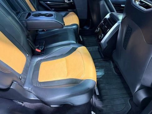 Used 2020 Land Rover Range Rover Sport SVR AWD/4WD image 29