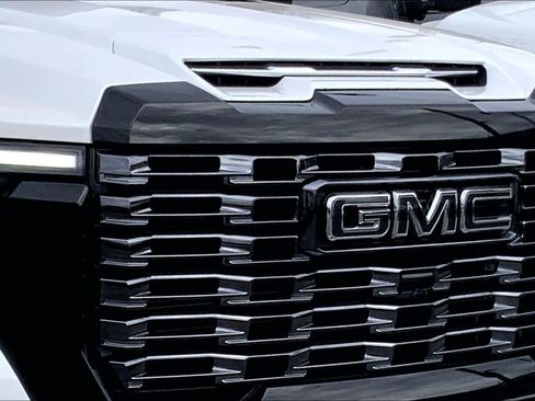 Used 2025 GMC Sierra 2500 Denali Ultimate image 27