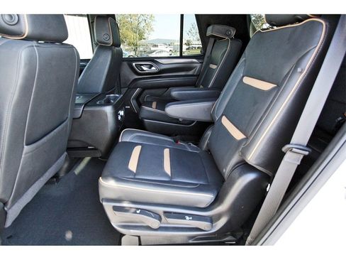 Used 2024 GMC Yukon AT4 w/ Technology Package image 7