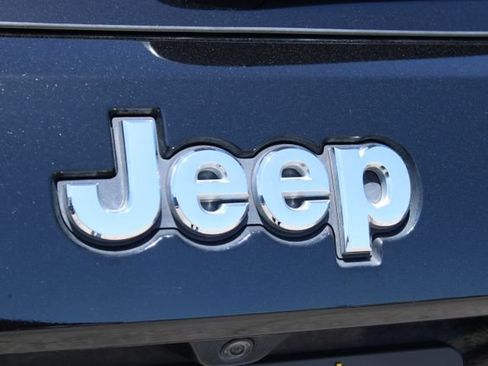 Used 2020 Jeep Grand Cherokee Limited RWD image 7