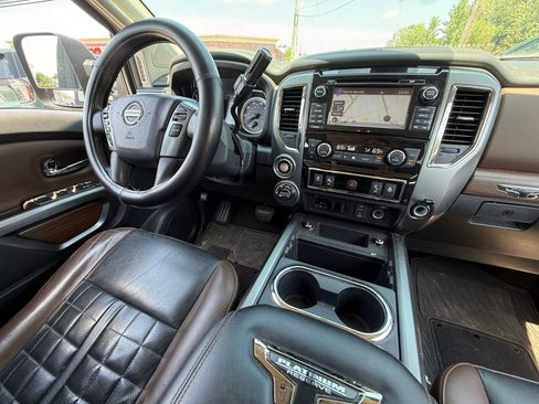 Used 2018 Nissan Titan Platinum Reserve w/ Platinum Utility Package AWD/4WD image 15
