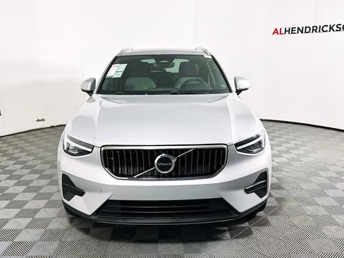Used 2025 Volvo XC40 B5 Core image 8